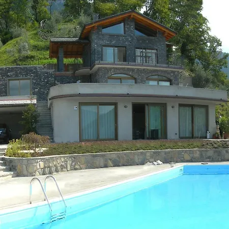 Stunning In With Private Pool * Lierna